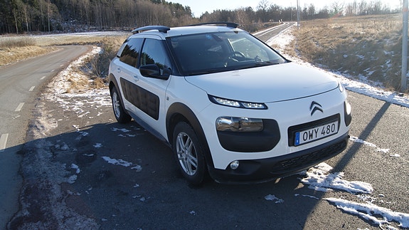 Citroen C4 Cactus 2 of 9