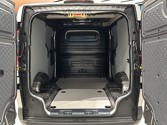 Kia PV5 14 of 19