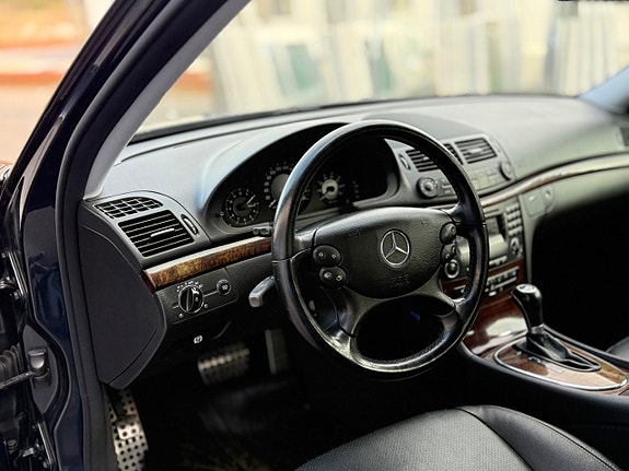 Mercedes-Benz E350 7 of 30