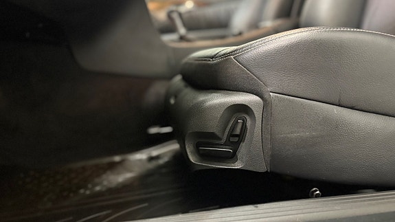 Mercedes-Benz E350 12 of 30