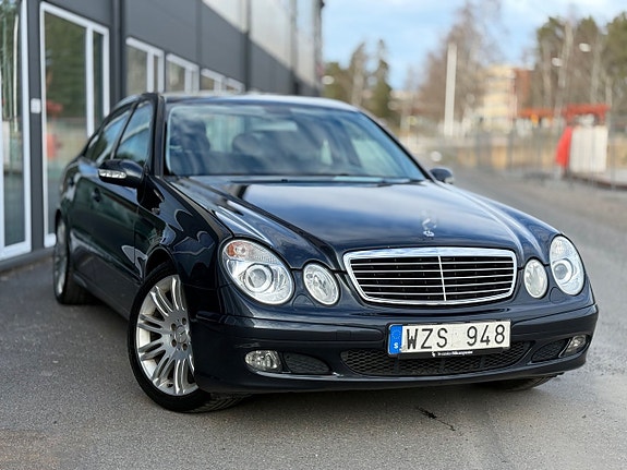 Mercedes-Benz E350 3 of 30