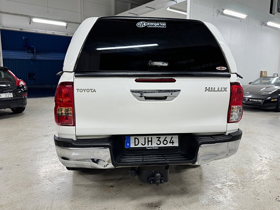 Toyota HiLux 4 of 5