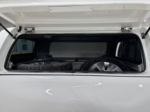 Toyota HiLux 18 of 25