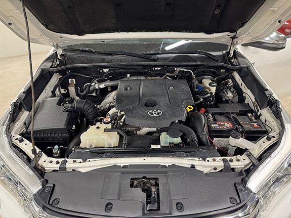 Toyota HiLux 21 of 25