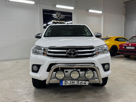 Toyota HiLux 8 of 25