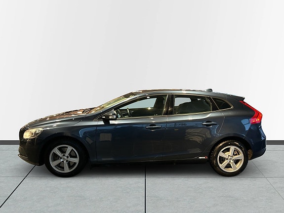 Volvo V40 4 of 5