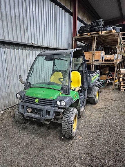 John Deere Gator