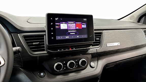Renault Trafic 12 of 12