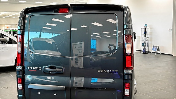 Renault Trafic 10 of 12