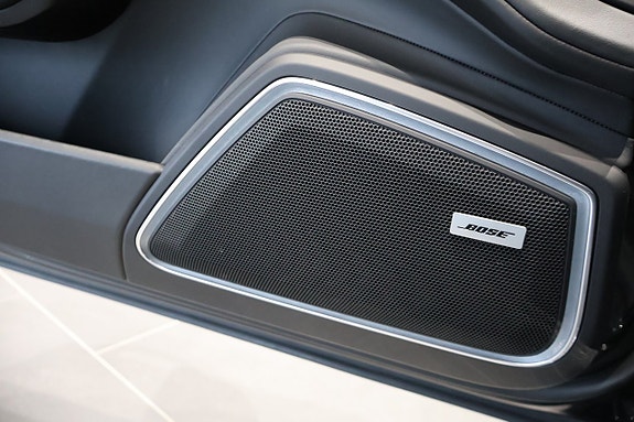 Porsche Panamera 4 7 of 9