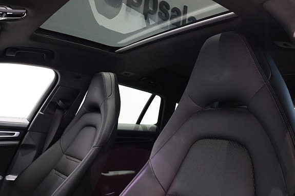 Porsche Panamera 4 6 of 9