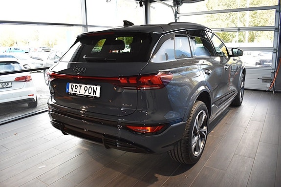 Audi Q6 e-tron 3 of 5