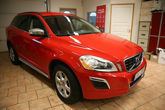 Volvo XC60 3 of 26