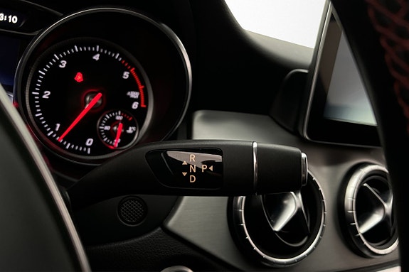 Mercedes-Benz CLA220 d 14 of 24