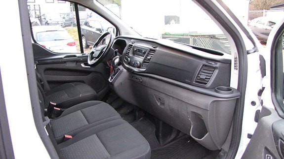 Ford Transit Custom 6 of 8