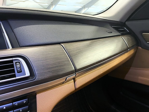 BMW 730 18 of 28