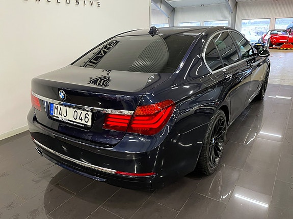 BMW 730 3 of 5