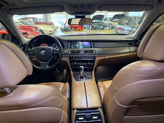 BMW 730 26 of 28