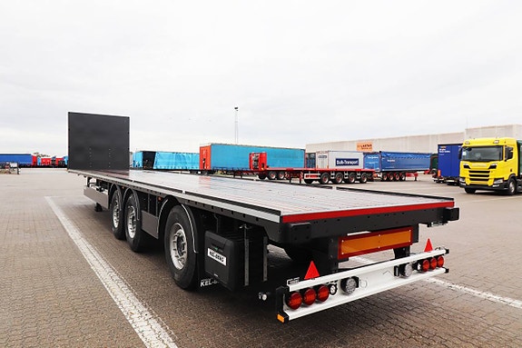 Kel-berg S105V 3 axlad 14.900mm Flak trailer