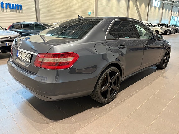 Mercedes-Benz E250 5 of 5