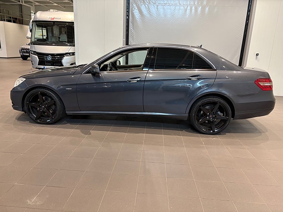 Mercedes-Benz E250 3 of 5