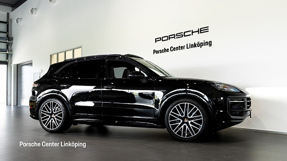 Porsche Cayenne 3 of 5