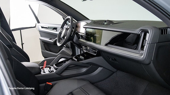 Porsche Cayenne 23 of 24