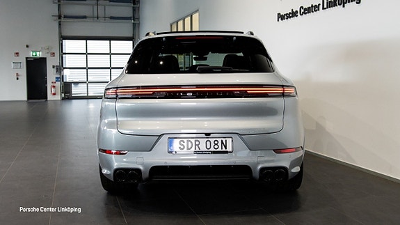 Porsche Cayenne 6 of 24