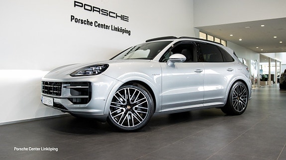 Porsche Cayenne 7 of 24