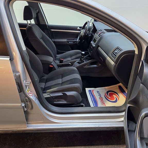 Volkswagen Golf-Serie 4 of 17