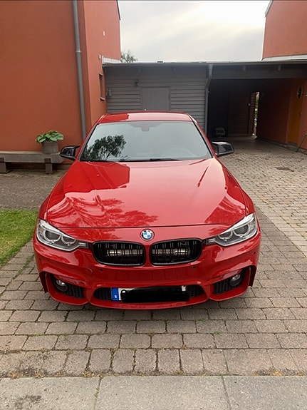 BMW 320d 3 of 3