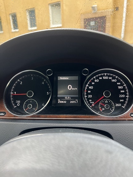 Volkswagen Passat Alltrack 4 of 5