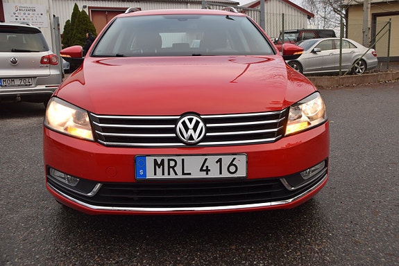 Volkswagen Passat 2 of 5