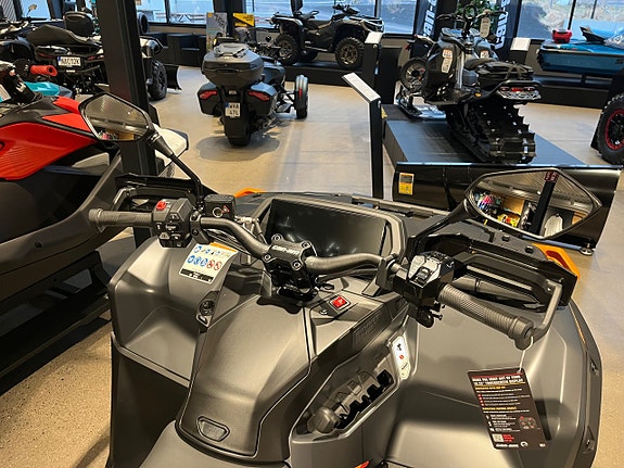 Can-Am Outlander XT-P 1000R T ABS 3 of 5