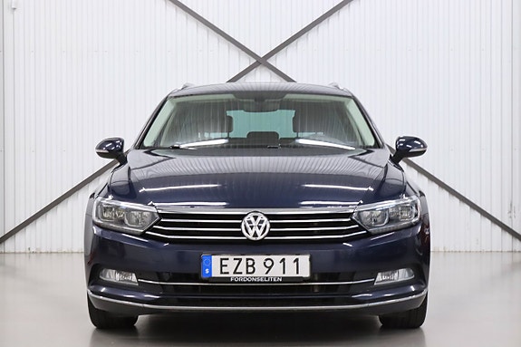 Volkswagen Passat 2 of 5