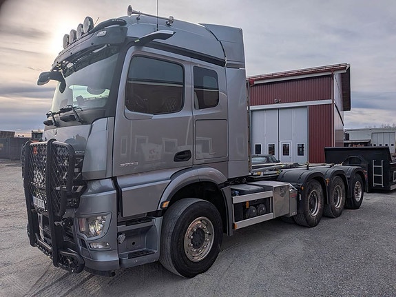 MERCEDES AROCS 3753 ÅR 2021 LASTVÄXLARE TRIDEM
