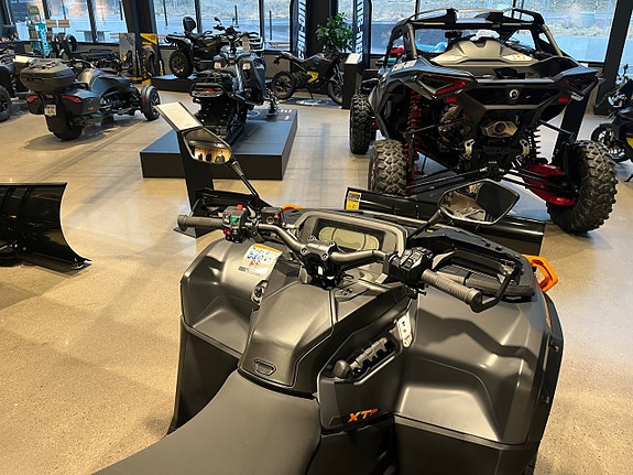 Can-Am Outlander MAX XT-P 1000R T ABS 4 of 5