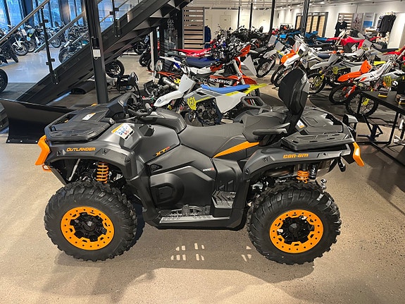 Can-Am Outlander MAX XT-P 1000R T ABS 2 of 5