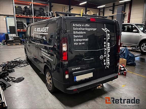 Nissan NV300 2 of 5