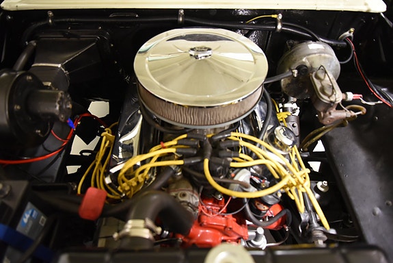 Ford Fairlane 17 of 30
