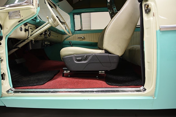 Ford Fairlane 28 of 30