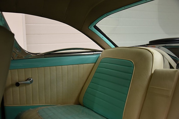Ford Fairlane 25 of 30