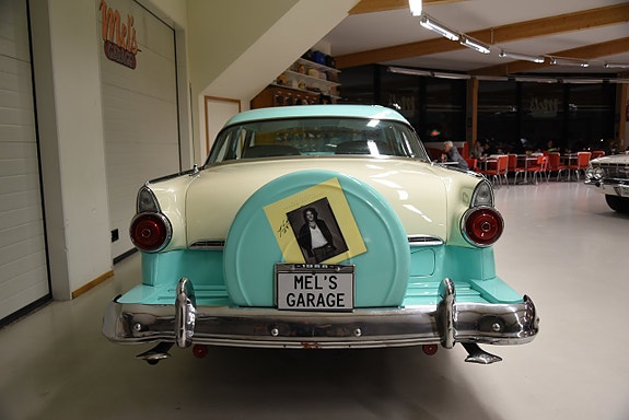 Ford Fairlane 7 of 30