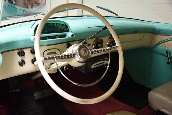 Ford Fairlane 23 of 30