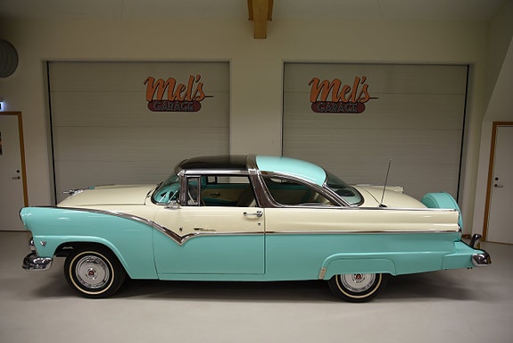 Ford Fairlane 12 of 30