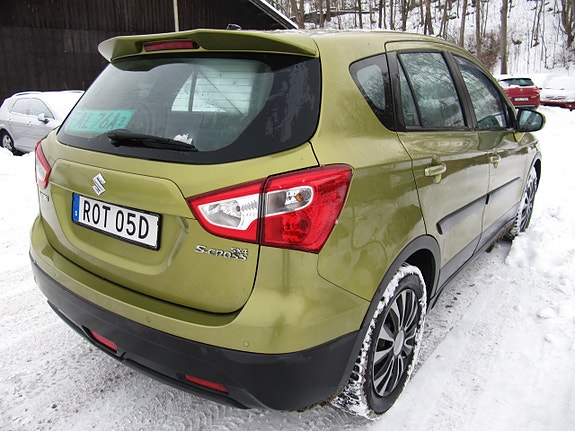 Suzuki S-Cross 4 of 5