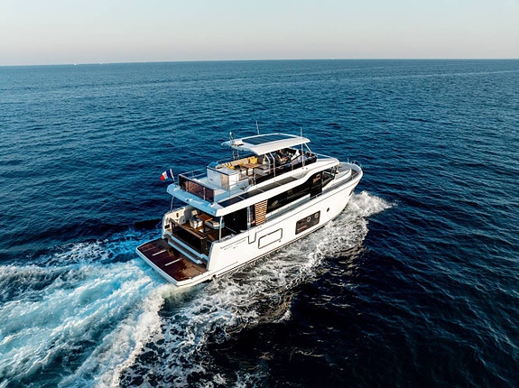 BENETEAU Swift Trawler | Cannes Yachting Festival 8-13 sept 11 of 12