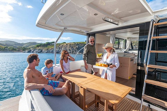 BENETEAU Swift Trawler | Cannes Yachting Festival 8-13 sept 5 of 12