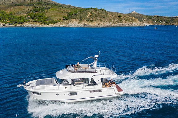 BENETEAU Swift Trawler | Cannes Yachting Festival 8-13 sept 3 of 12