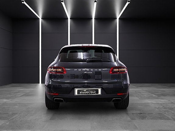 Porsche Macan 4 of 5